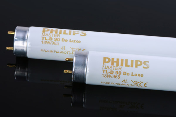 標準光源D65燈管哪種好？