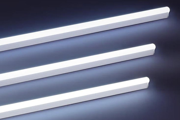 日光燈可以做標準光源嗎？日光燈和D65光源一樣嗎？