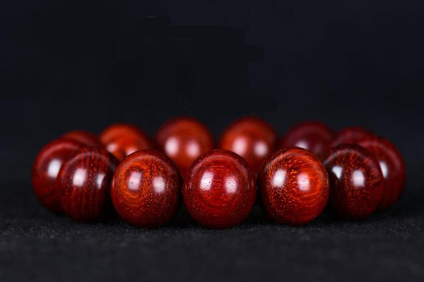 標準光源箱在紫檀木顏色分類中的應用